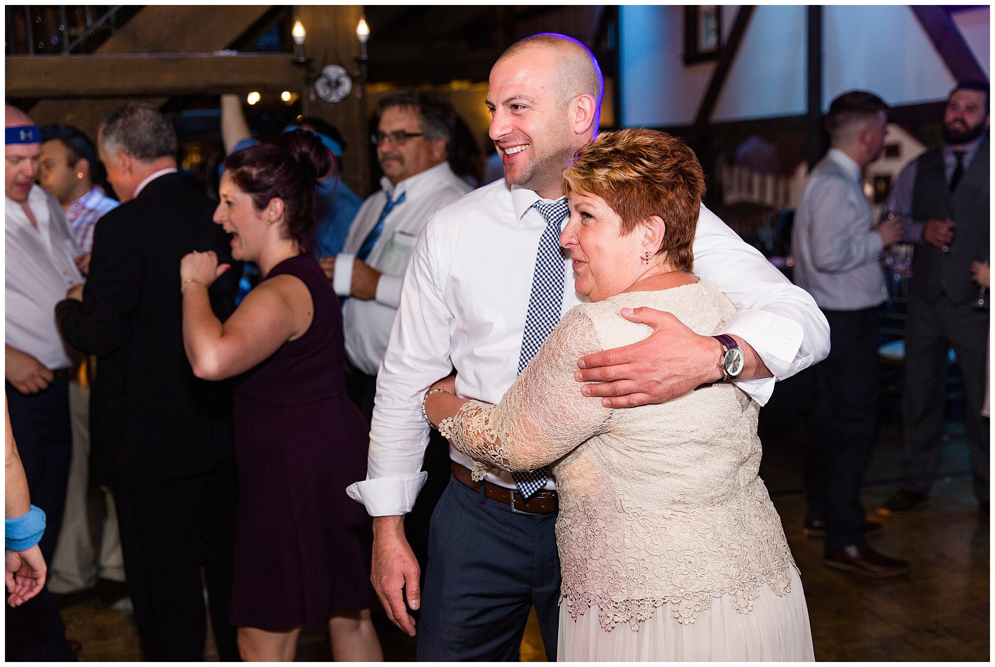 Kevin & Lindsay's Navy & Blush Summertime Wedding At The Barn On Bridge Photos