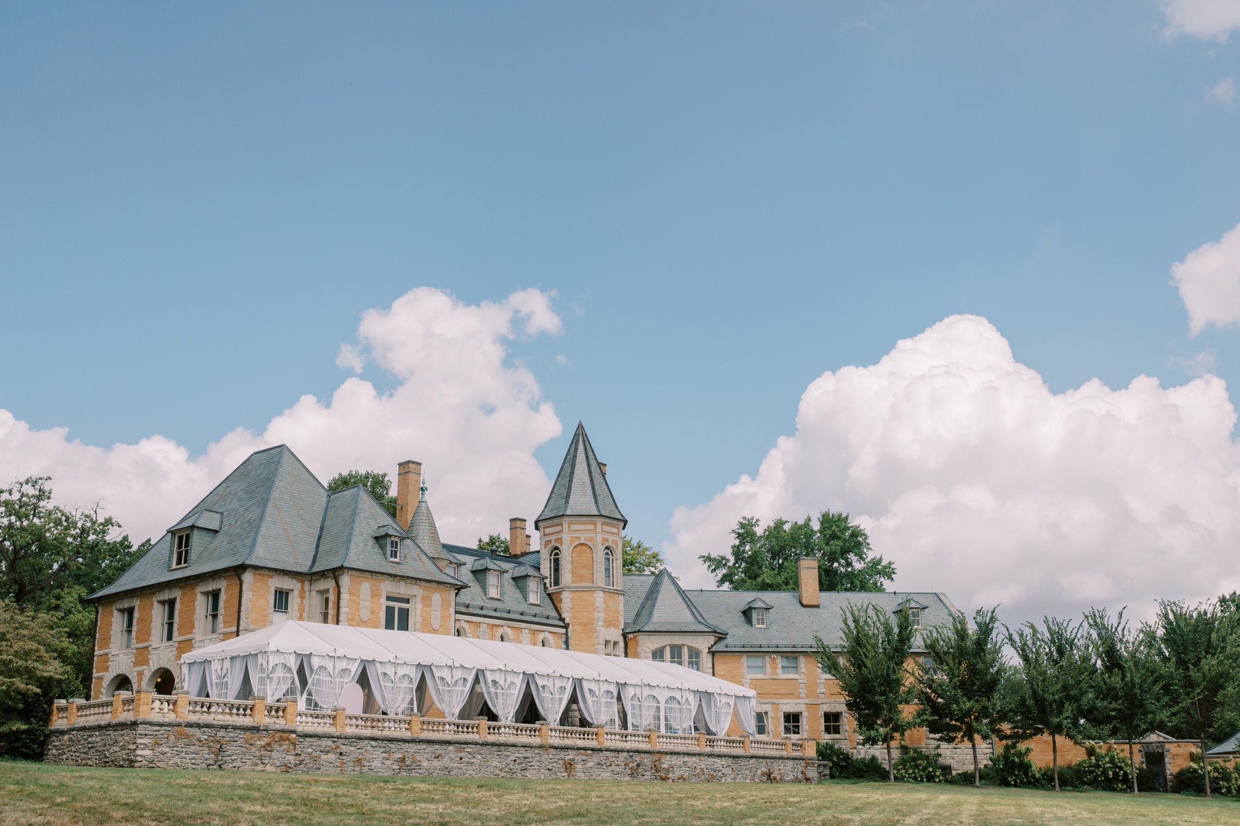 A Vibrant Summertime Garden Wedding Editorial at Cairnwood Estate A Vibrant Summertime Garden Wedding Editorial at Cairnwood Estate